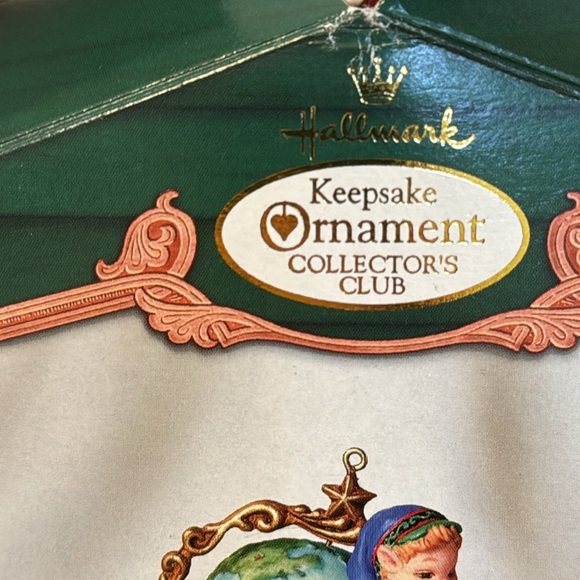 Hallmark, Letters, Globe and Mrs. Claus, 2001 -3 piece Ornament Set - Picture 3 of 12